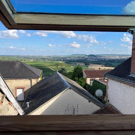 Un Petit Coin Sous Les Toits Villa Hautvillers Exteriör bild