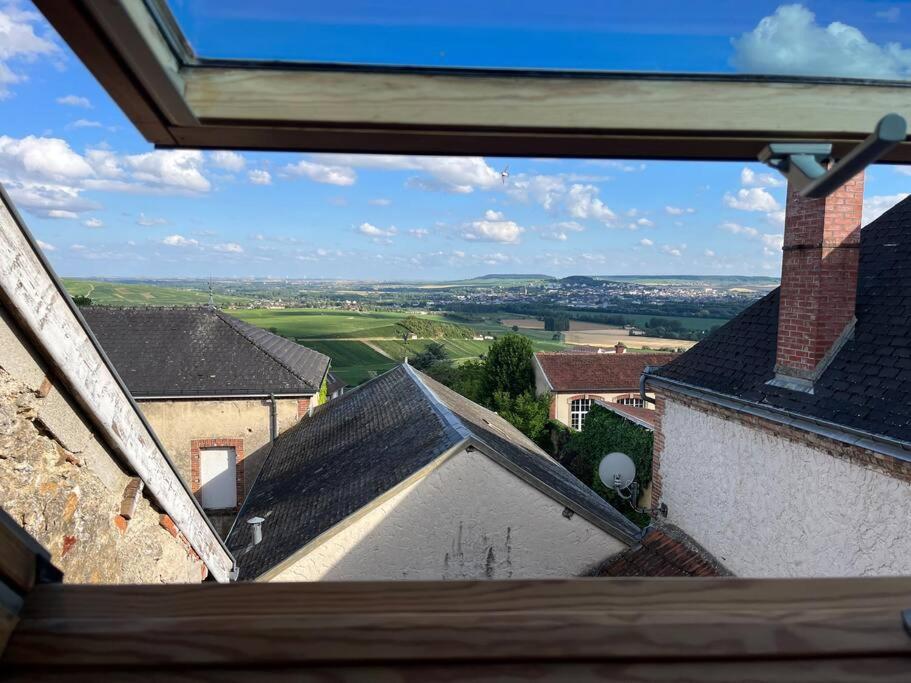 Un Petit Coin Sous Les Toits Villa Hautvillers Exteriör bild